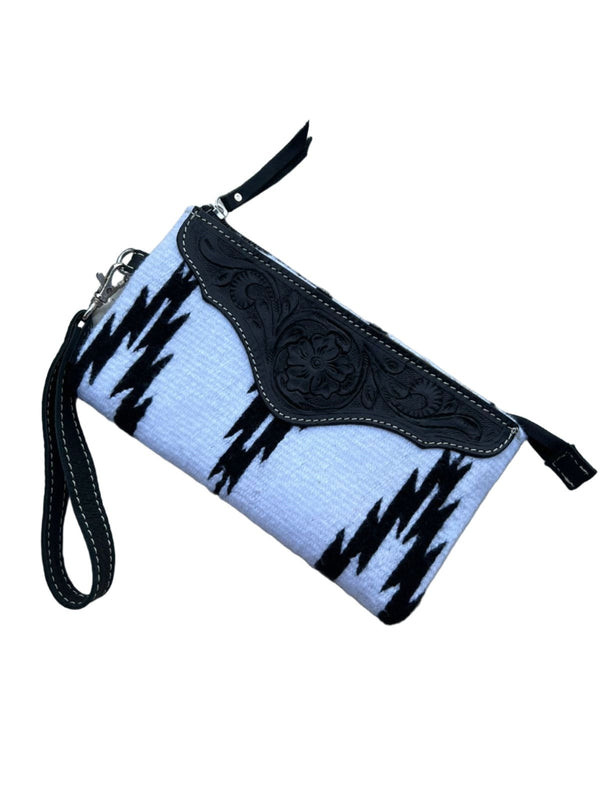 The Design Edge - SaddleBlanket Tooled Sml Clutch - B&W